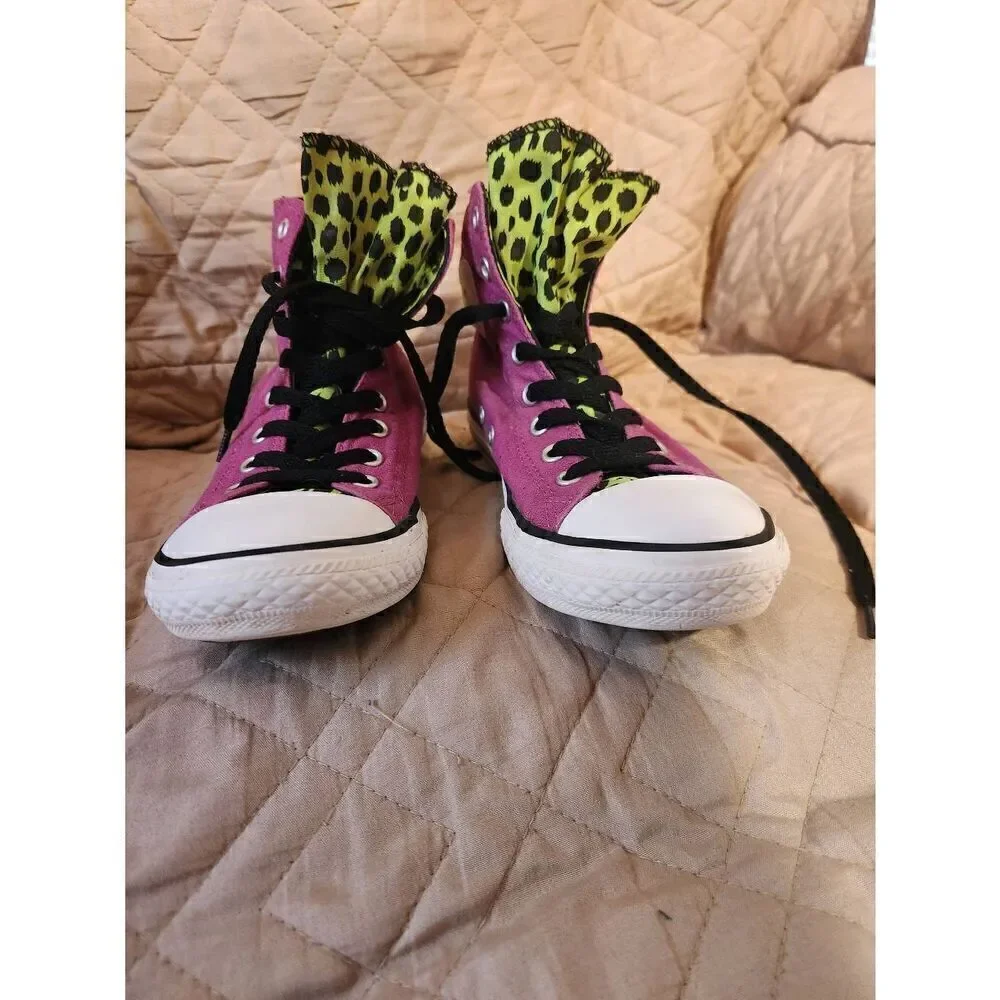 Converse All Star Chuck Taylor, Pink shoe with Green Cheetah print tongue size